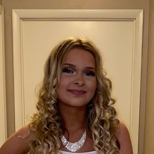 Meet your Posher, Ally